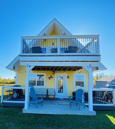 Beach Wood Chalet in Cap-Pelé, NB
