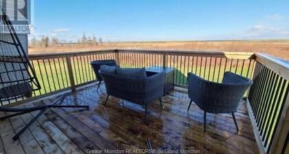 Beach Wood Chalet in Cap-Pelé, NB