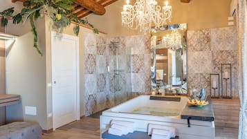 Kamar | 5 kamar tidur, tirai kedap cahaya, dan setrika/meja setrika