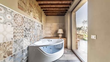 Kamar | 5 kamar tidur, tirai kedap cahaya, dan setrika/meja setrika