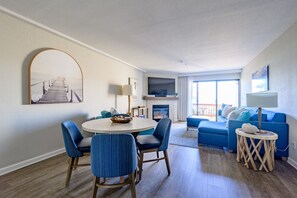 Smart TV, chimenea, estéreo