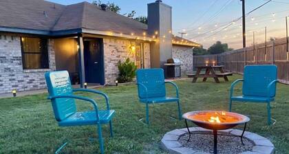 Cozy DFW Duplex, central location, kids, pets