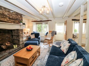 Living area - Alexander's Cottage (Kingsbridge)