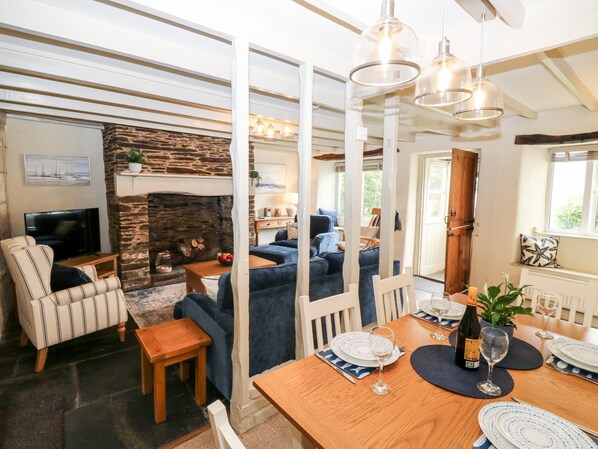 Dining - Alexander's Cottage (Kingsbridge)