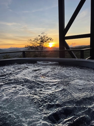 CARGO - Costa Ricas Coolest Container stay