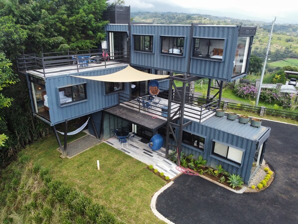 Exterior - CARGO - Costa Ricas Coolest Container stay (Sarchi)