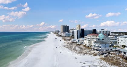 Beachside Bungalow. Gulf Front, Completely Renovated with a Private Pool!