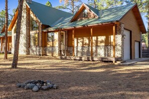 Exterior - Hot tub, Gorgeous Cabin, Close to Lake! (Pagosa Springs)