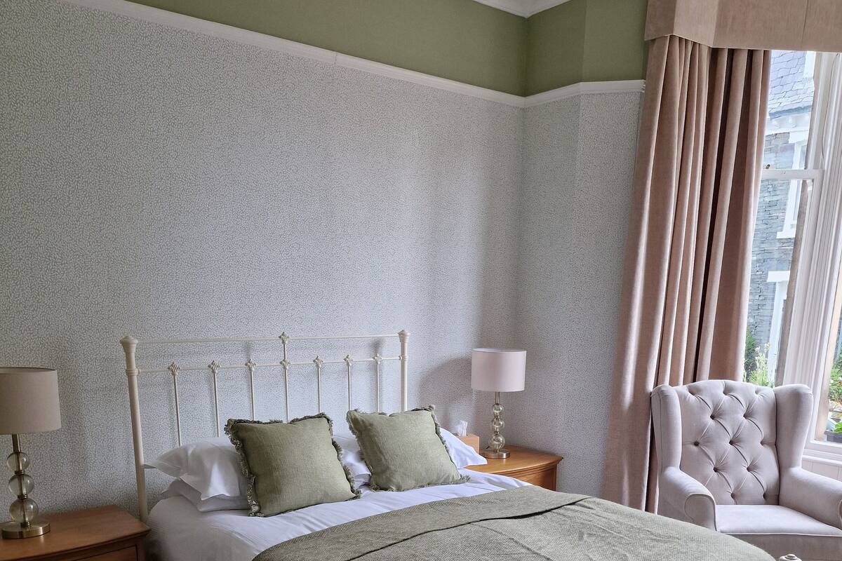 Tweepersoonskamer | 1 slaapkamer, luxe beddengoed, een bureau, gratis wifi
