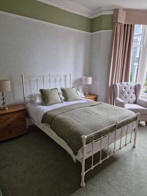 Double Room | Premium bedding, desk, free WiFi - The Edwardene (Keswick)