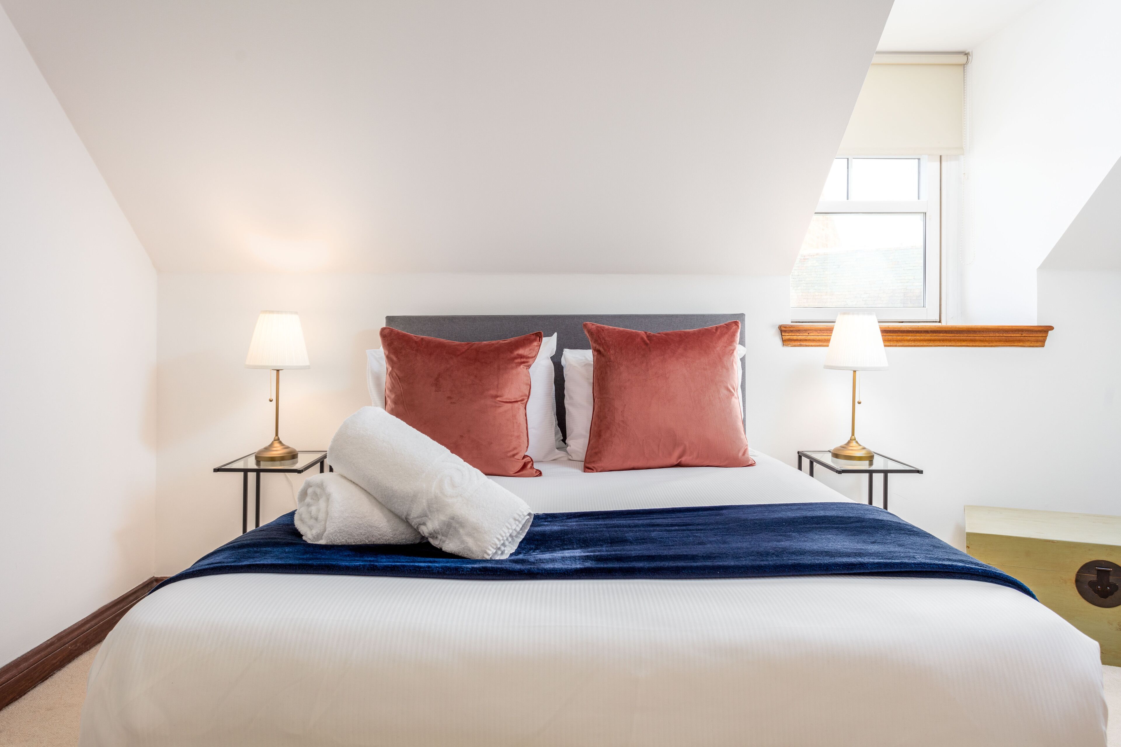 2 bedrooms, premium bedding, free WiFi