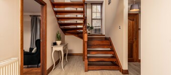 Cromwell Corner - Donnini Apartments