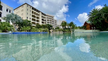 Apartment | Pool | Outdoor pool