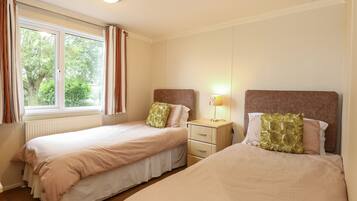 2 phòng ngủ, trang trí khác biệt