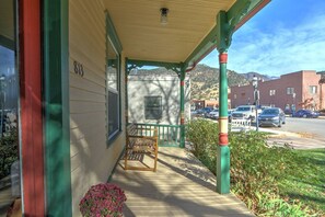 Property grounds - Renovated Victorian w/in Dwntwn Core, Walk to Pool (Glenwood Springs)