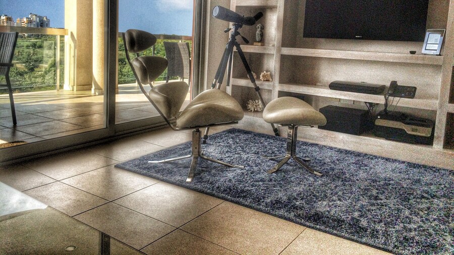 Stunning 2 brm Designer View Condo in Maho