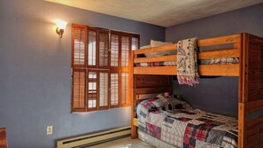 4 bedrooms, free WiFi, bed sheets