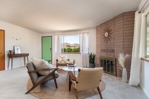 Fireplace - Moonrise Ranch|Yoga Sun Room|Cowboy Pool (Joshua Tree)