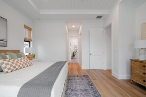 4 bedrooms, travel crib, WiFi, bed sheets