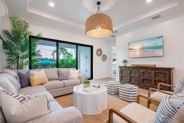 Smart TV, books - Welcome to "The Endless Summer House"! (Naples)