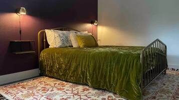 2 bedrooms, desk, iron/ironing board, free WiFi