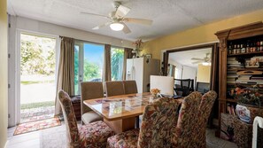 Dining - Luxury home on 1 acre near Trump golf club in West palm beach Fl, 3 ml to ocean! (Palm Springs)