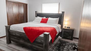 4 bedrooms, desk, iron/ironing board, free WiFi