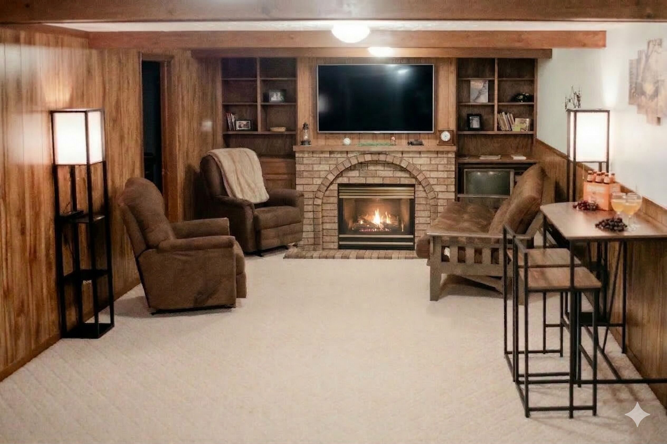 Televisor intel·ligent, llar de foc, futbolí i llibres 