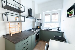 Fridge, microwave, oven, stovetop