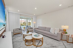 TV, table football - Fabulous 7 Bed Pool Home with Game Room-3967LA (Davenport)