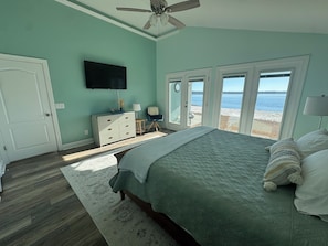 3 bedrooms, desk, iron/ironing board, travel crib