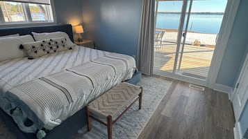 3 bedrooms, desk, iron/ironing board, travel cot