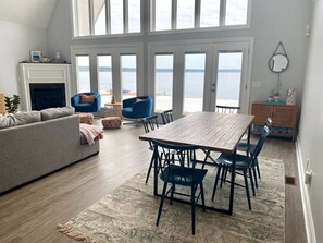 Interior - Lake front living with private sandy beach! (Elizabethtown)