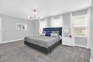 6 habitaciones, tabla de planchar con plancha, wifi y ropa de cama 