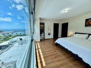 1 bedroom, desk, iron/ironing board, free WiFi - Bayfront Tower on Avenida Balboa, 1 Bedroom Apartment with City Views (Panamá)
