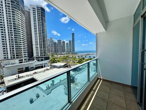 Property grounds - Bayfront Tower on Avenida Balboa, 1 Bedroom Apartment with City Views (Panamá)