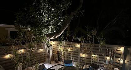 Happy Hour Cottage on Sunset Beach Treasure Island, FL. Steps from the Beach!!