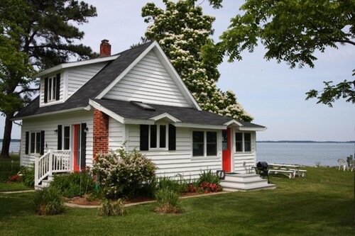  Artists, writers & creative minds  IMAGINE YOUR GETAWAY AT SIMPLICITY COTTAGE