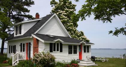 Artists, writers & creative minds IMAGINE YOUR GETAWAY AT SIMPLICITY COTTAGE