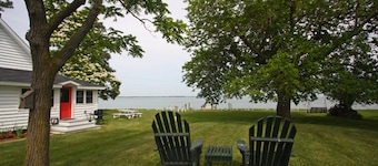  Artists, writers & creative minds  IMAGINE YOUR GETAWAY AT SIMPLICITY COTTAGE