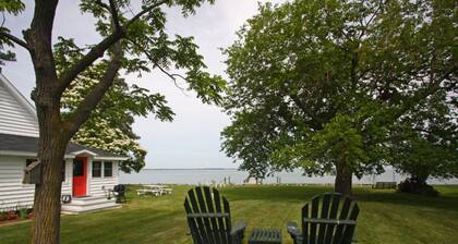 Artists, writers & creative minds IMAGINE YOUR GETAWAY AT SIMPLICITY COTTAGE