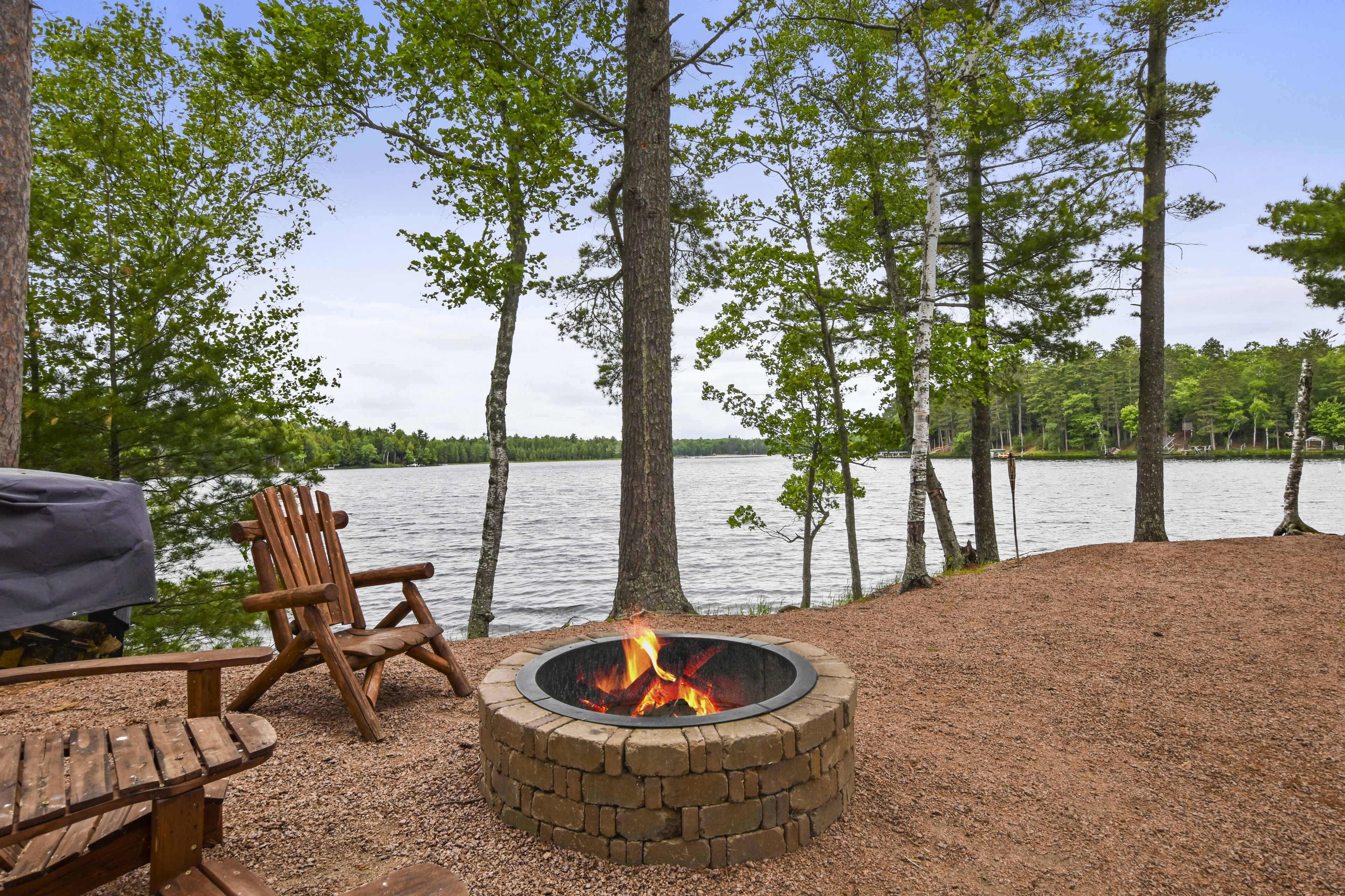 Black Bear Resort Waterfront Condo, Sleeps 6 on Little Saint Lake 