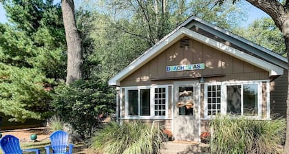 Beachglass Cottage - Family Friendly Kids and Pets