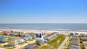 Beach nearby - Beach Babe: Your Relaxing Surfside Beach Retreat (Surfside Beach)