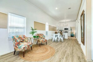 Interior - Surfside Beach Bliss: Steps to Sand & Surfside Fun (Surfside Beach)