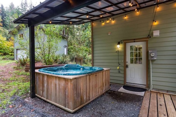 Tina de hidromasaje al aire libre