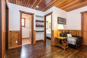 4 bedrooms, free WiFi, bed sheets - The River Cabin near Mt. Baker (Deming)