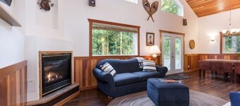 The River Cabin near Mt. Baker