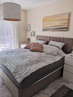 2 bedrooms, in-room safe, desk, iron/ironing board - Charming apt, 2 terraces, dir. access to pool, close to beach and golf courses  (Marbella)