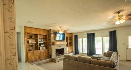 4 Bedroom Farmhouse XXII & Event Venue 117 Acres